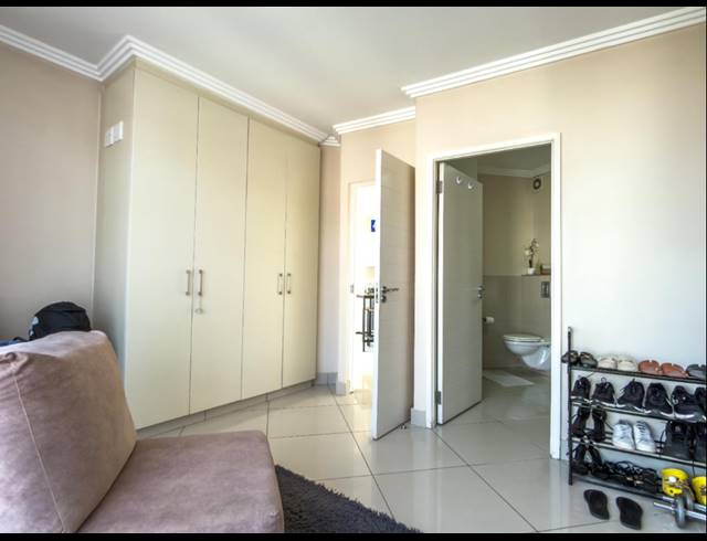 2 BEDROOM APARTMENT FOR SALE IN UMHLANGA RIDGE